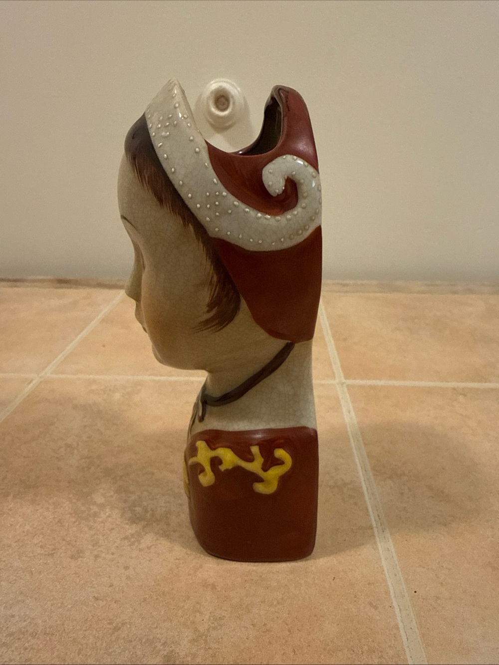 Scandivanian Mid Century Wall Pocket Ceramic Head Vase - Picture 5 of 9